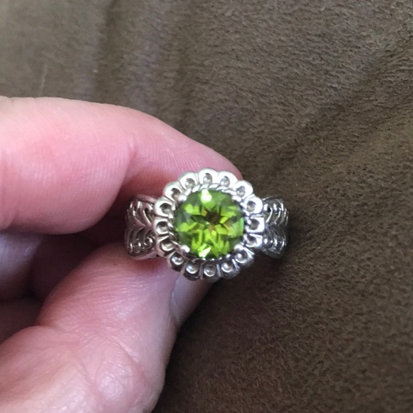 Jewelry - 2ct peridot in intricate silver cast ring